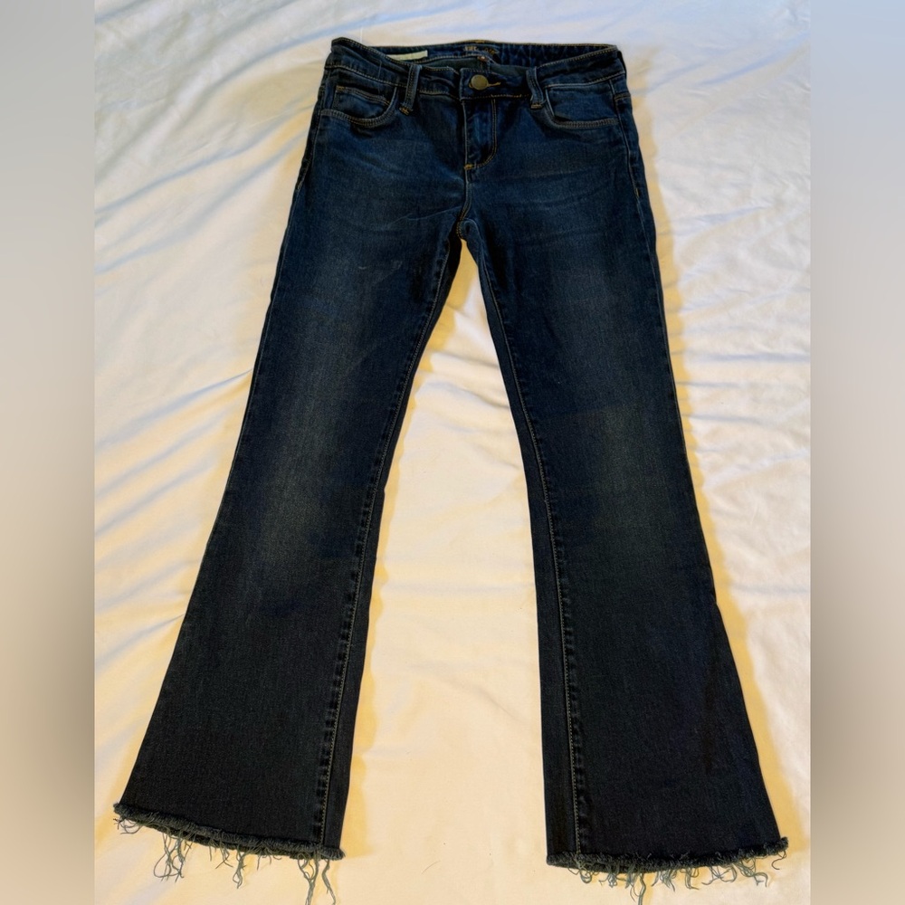🔥 Kut from the Kloth Bootcut Jeans – Size 0 – Frayed Hem Vibes 🔥